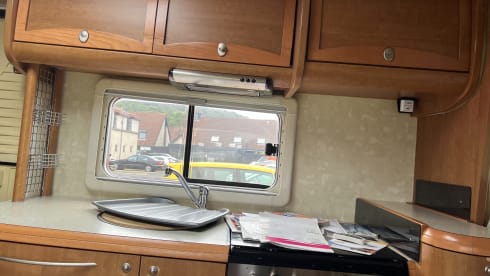 Snogly  – Bessecar e735 motorhome 6 berth excellent for families