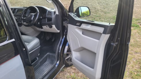 Rosie – 4 berth Volkswagen campervan from 2017