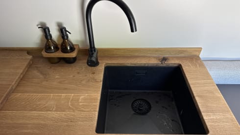 Serenity – 2p Peugeot Boxer L3H2 Volledig Uitgerust