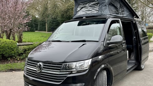 Gary – 4 berth Volkswagen Transporter Campervan