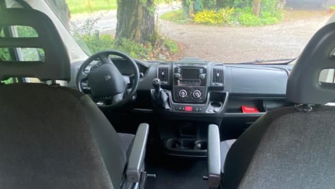 2-person Peugeot campervan from 2019