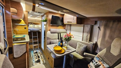 Tortuga  – Luxurious 4 sit Camper FULLY EQUIPPED Solar Generator 4000w