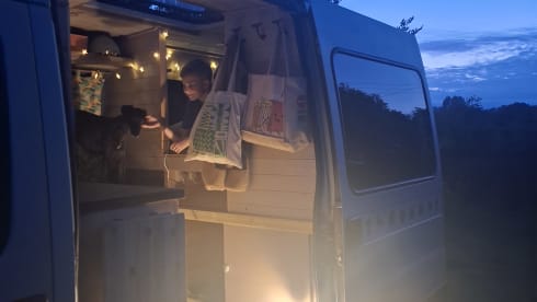 Betty Boxer – 3 berth Peugeot campervan from 2003