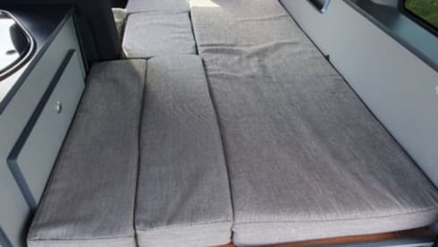 Fiat campervan uit 2010 met 2 slaapplaatsen - slaap waar je maar wilt!
