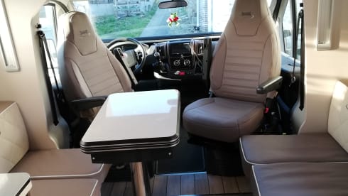 4p McLouis carat 481 semi-integrated from 2020