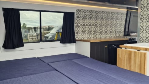 Effie – 3 berth Mercedes-Benz campervan