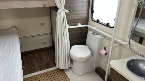Sky Free  – 4p Fiat alcove from 2024