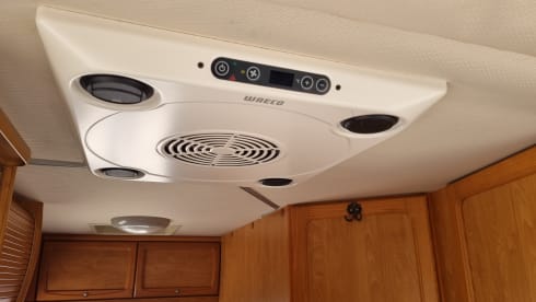 ZU VERMIETEN Halbintegrierter Camper Chausson 4 / 6 Pers für Ihren Top-Urlaub