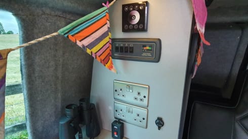 VW Campervan, Fully fitted, Sleeps 4, bedding & accessories included