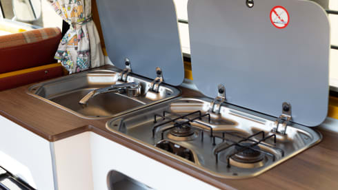 Betsy – 1979 VW T2 Bay Campervan Betsy!