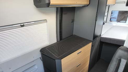 Adria Twin Sport 600 SPB – Chic, luxurious camper van with double bed, navigation system, bicycle rack 80 kg, etc.