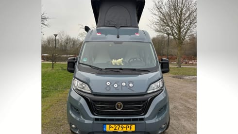 Gigi – 4p Buscamper 6 meters. Very complete and super cozy.