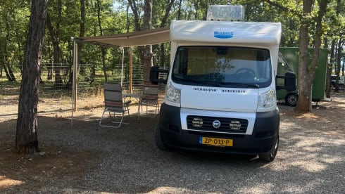 Louis – 4p McLouis semi-integrated uit 2007