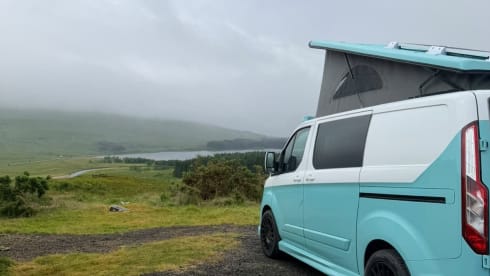 Campervan Ford a 4 posti letto del 2021