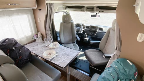 ITA CAMPER – New 5-seater semi-integral camper