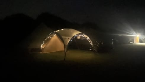 Vincent vangooo – 4 berth Volkswagen campervan from 2020