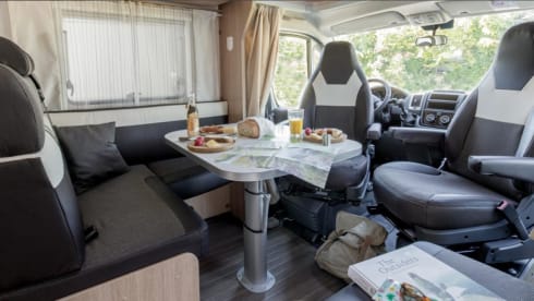 4p Sunlight semi-integrated uit 2023