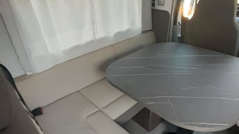 cocoon 444 – 5p Benimar semi-integrated uit 2025