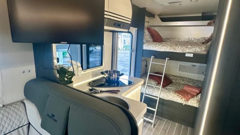 Mobilhome Op Sjok – Familievriendelijke Mobilhome – RollerTeam 274 TL Ruim Comfortabel (4p)