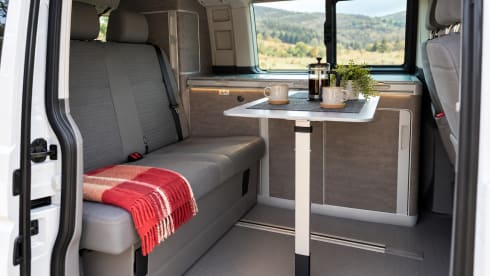 Maggie – Camper Volkswagen a 4 posti letto, modello 2023.