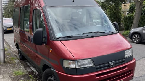 2p Peugeot Boxer bus uit 2001 - Op avontuur met Appie