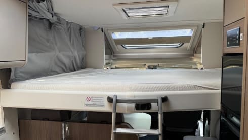 Fiat automatic Carado t447 pro +2023 semi-integrated 4p