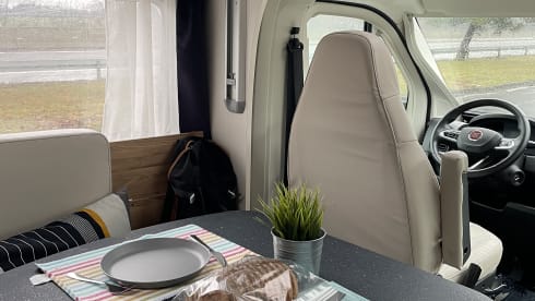 De Bus Mala – 4p Bavaria semi-integrated uit 2025