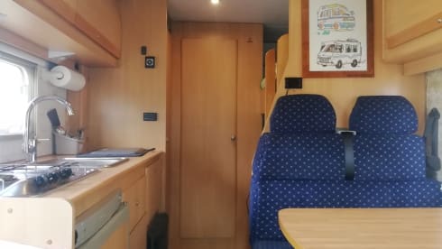 LADY – TRAVEL BY CAMPER