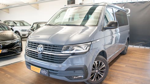 Bulli – 4p Volkswagen T6 California Ocean campervan from 2020