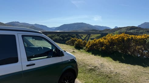 Vanziet – Custom Converted 4 Berth T6 - perfect for your next adventure 