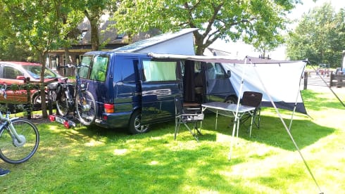 2p Volkswagen campervan