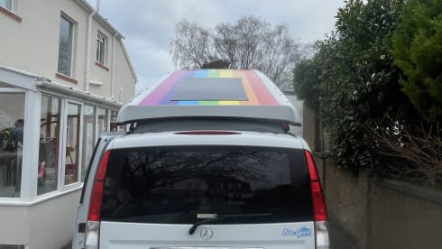 Rainbow Magnus – 4 berth Mercedes-Benz campervan from 2009
