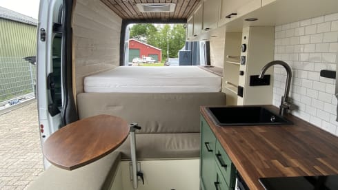 2p off-grid comfortabele campervan automaat 