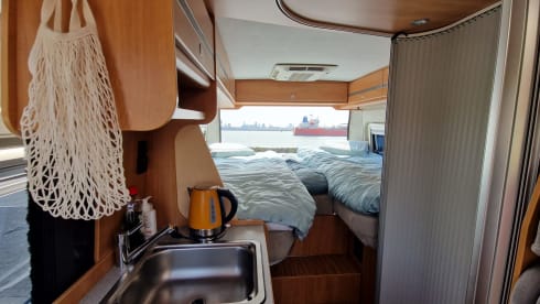 Grote vriend – Sturdy compact camper van equipped with all conveniences