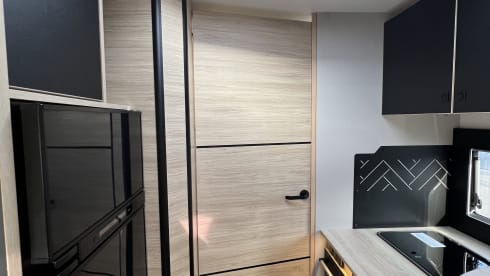 Ford Challenger 384 étape édition 2025 neuve et confortable