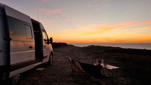 Appa – Fourgon aménagé Opel Movano L2H2, charmant et autonome pour 2 personnes