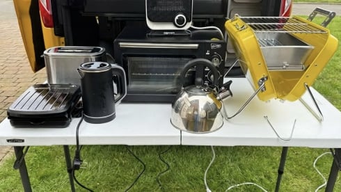 Bumblebee – 4 berth Ford campervan from 2019