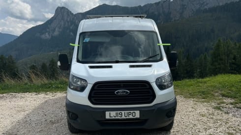 Big Penny – Cosy 2 berth Ford Camper