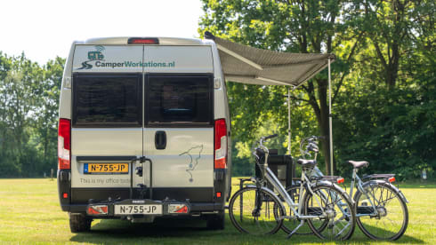 Camper Eva – Camping-car de luxe avec Starlink
