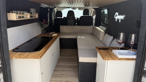 TZM – Campervan Vauxhall Vvaro a 2 posti letto, passo lungo, dal 2026