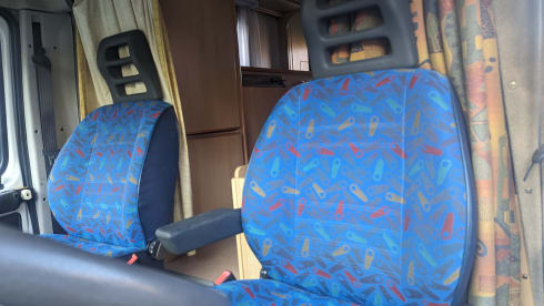 Dacha op wielen – 4p Eura Mobil alcove from 2000