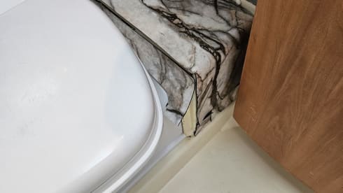 Hymer B700 per 4 persone, integrato da Mercedes del 2005, cambio automatico, patente di guida B o C