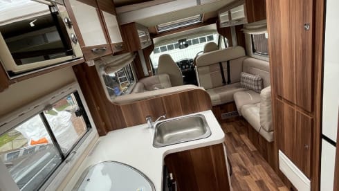Gregory's Getaways – 6 berth Roller Team bus from 2018