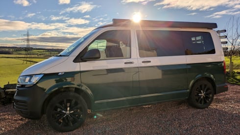 Vanziet – Custom Converted 4 Berth T6 - perfect for your next adventure 