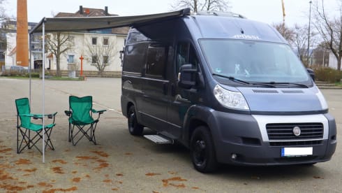 Kenu – Beautiful 5.4m long Pössl Roadcamp