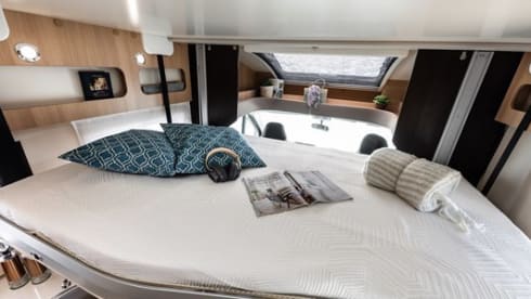 6 – Benimar Cocoon 496