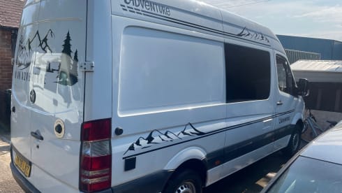 mercy – New build 3 berth Mercedes Benz Campervan 3 belted seats