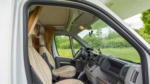 Available again for the summer. Relax with a luxury 4-6 person camper on your trip