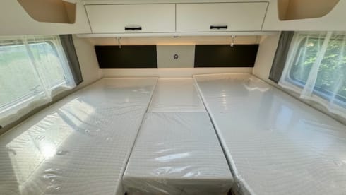 TWIN SUNNY – SEMI-INTEGRATED T 670 S TWIN BEDS, AUTOMATIC