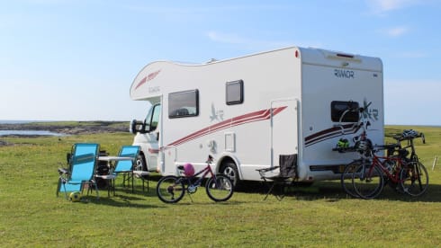 Alba – 6/7 berth motorhome with canopy